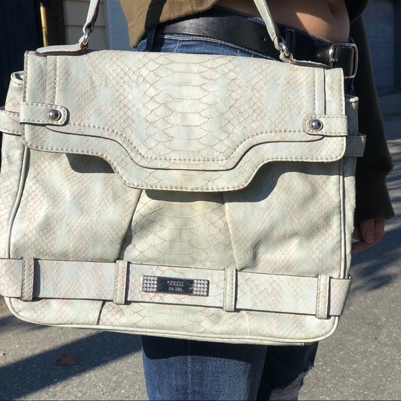 Guess Handbags - Guess Purse
